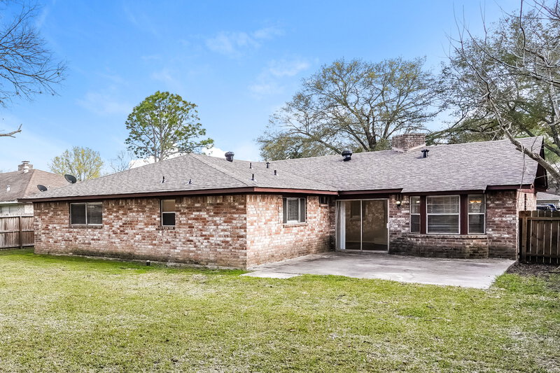 2,005/Mo, 4210 Lemon Tree Ln Houston, TX 77088 Rear View