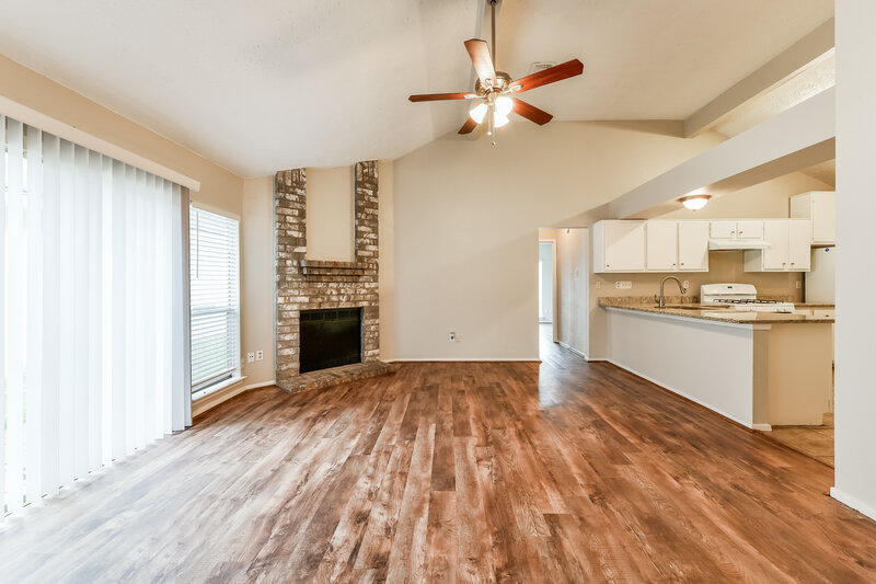 1,720/Mo, 9323 Crescent Moon Dr Houston, TX 77064 Living Room View 3