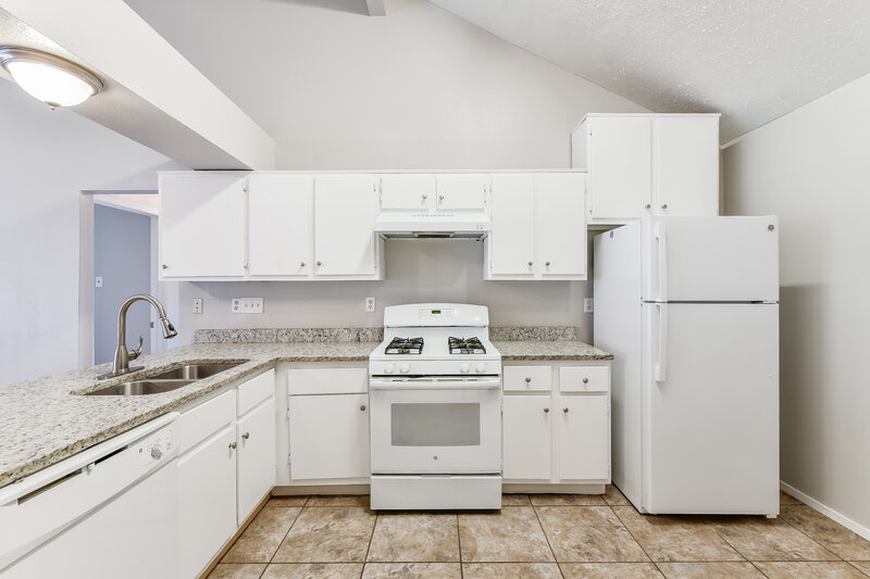 1,720/Mo, 9323 Crescent Moon Dr Houston, TX 77064 Kitchen View 2