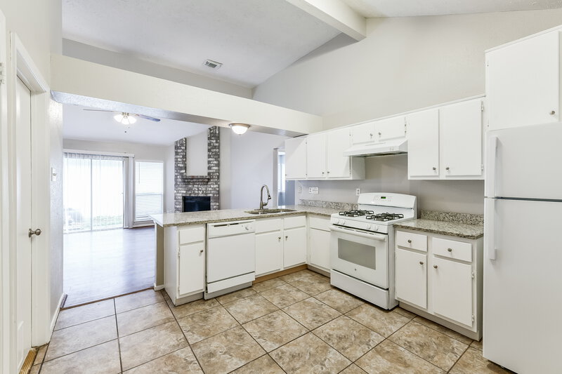 1,720/Mo, 9323 Crescent Moon Dr Houston, TX 77064 Kitchen View 3