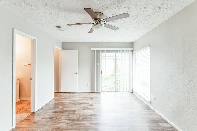 1,720/Mo, 9323 Crescent Moon Dr Houston, TX 77064 Master Bedroom View 2