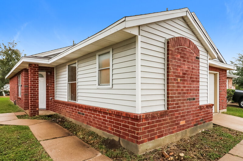 1,745/Mo, 7733 Ellis Dr Missouri City, TX 77489 Front View