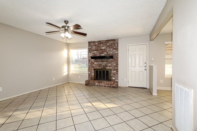 1,475/Mo, 13251 Bunker Hill Willis, TX 77318 Living Room View