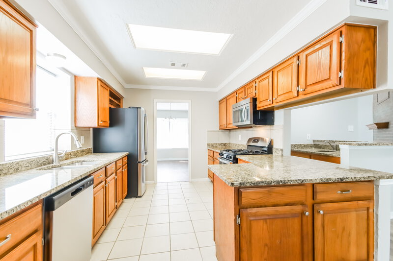 2,120/Mo, 8523 Pines Place Dr Humble, TX 77346 Kitchen View