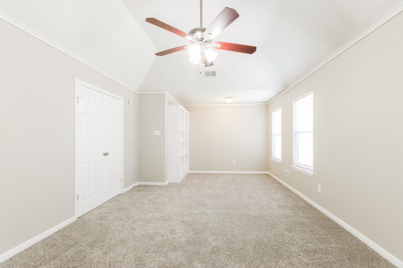 2,120/Mo, 8523 Pines Place Dr Humble, TX 77346 Main Bedroom View 2