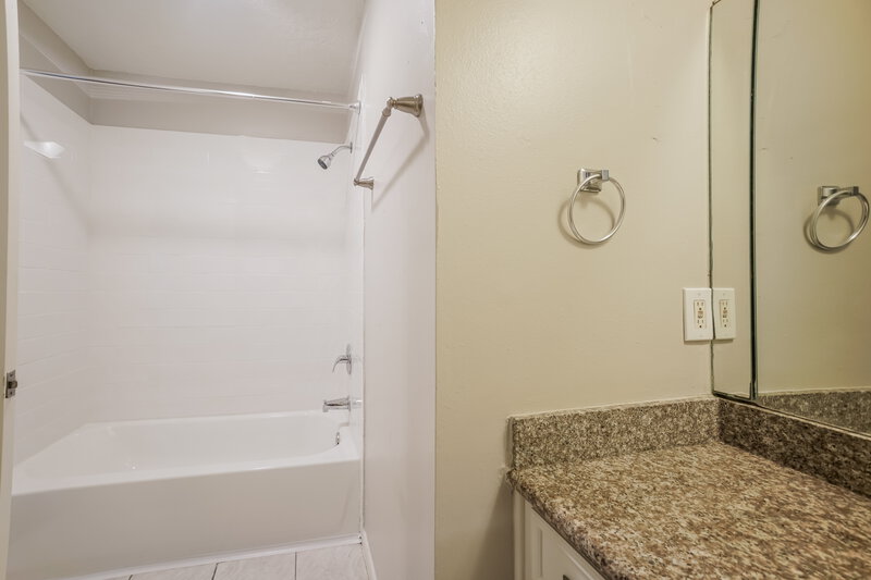 2,195/Mo, 17019 Lazy Hill Ln Spring, TX 77379 Bathroom View