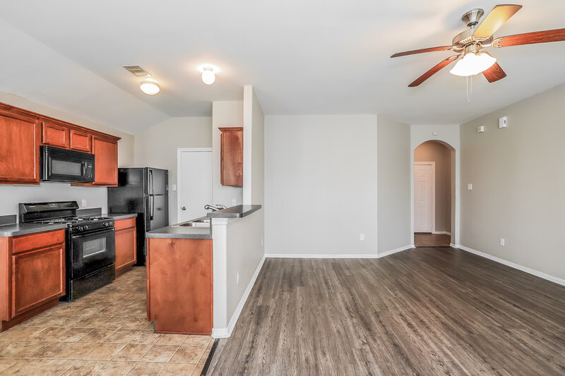 2,115/Mo, 8001 W Red Oak Ln Texas City, TX 77591 Living Room View 3