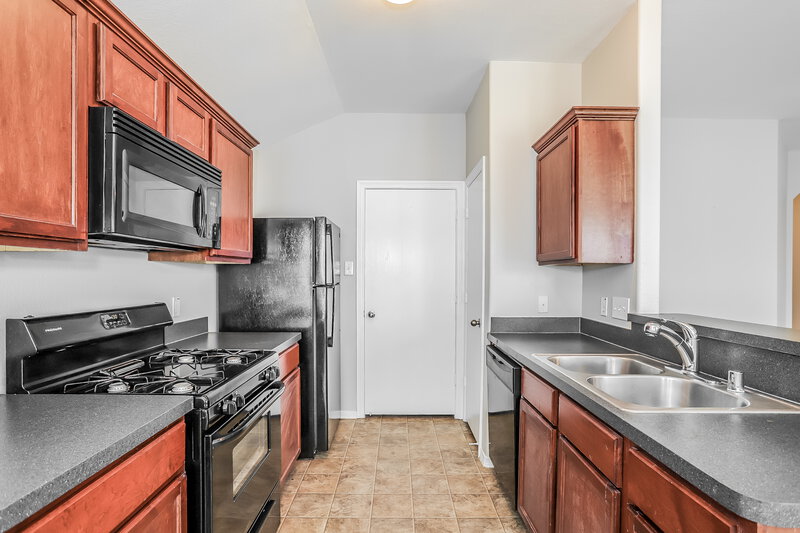 2,115/Mo, 8001 W Red Oak Ln Texas City, TX 77591 Kitchen View 2