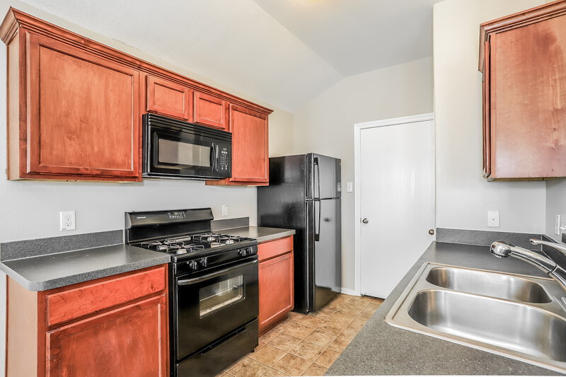 2,115/Mo, 8001 W Red Oak Ln Texas City, TX 77591 Kitchen View 3