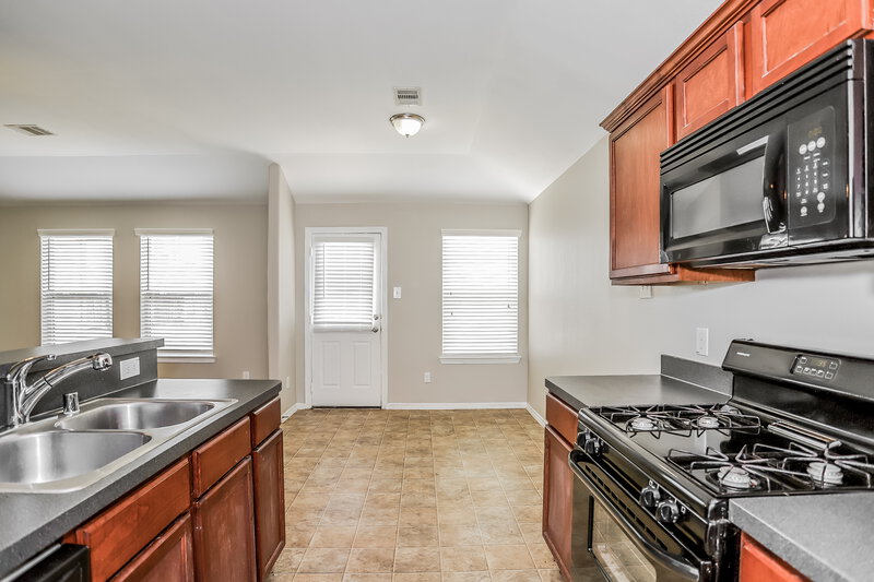 2,115/Mo, 8001 W Red Oak Ln Texas City, TX 77591 Kitchen View 4