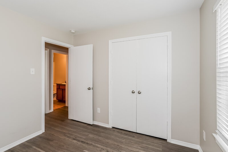 2,115/Mo, 8001 W Red Oak Ln Texas City, TX 77591 Bedroom View 2