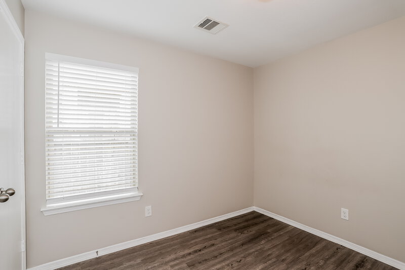 2,115/Mo, 8001 W Red Oak Ln Texas City, TX 77591 Bedroom View 3