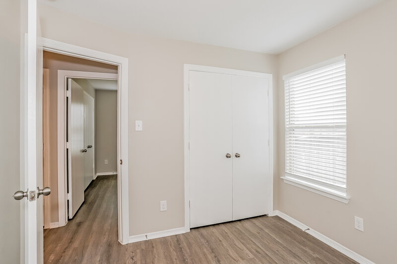 2,115/Mo, 8001 W Red Oak Ln Texas City, TX 77591 Bedroom View 4