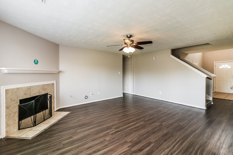 3,140/Mo, 16611 Great Oaks Hollow Dr Houston, TX 77083 Living Room View 2