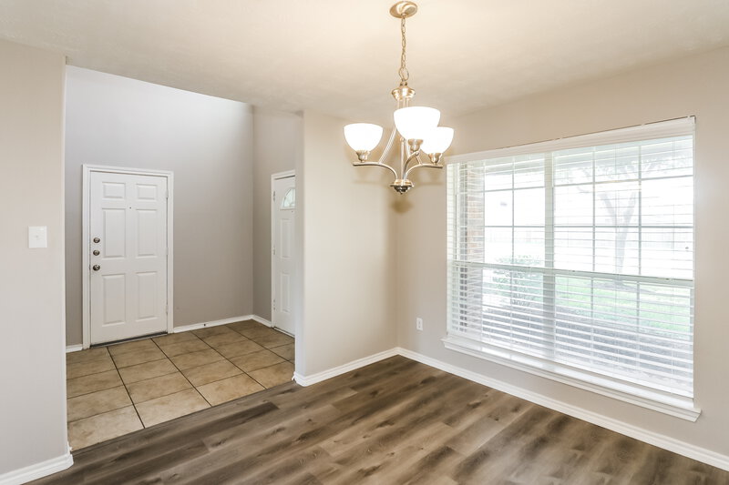 3,140/Mo, 16611 Great Oaks Hollow Dr Houston, TX 77083 Dining Room View