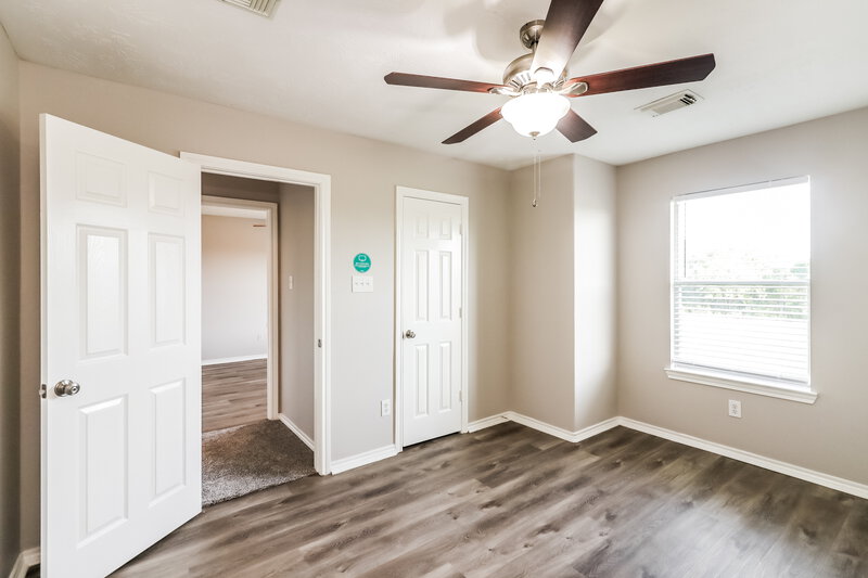 3,140/Mo, 16611 Great Oaks Hollow Dr Houston, TX 77083 Main Bedroom View
