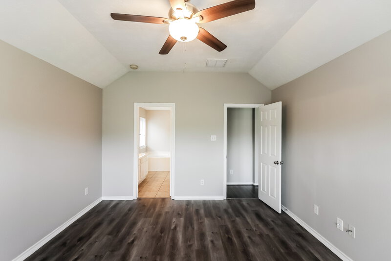 3,140/Mo, 16611 Great Oaks Hollow Dr Houston, TX 77083 Bedroom View