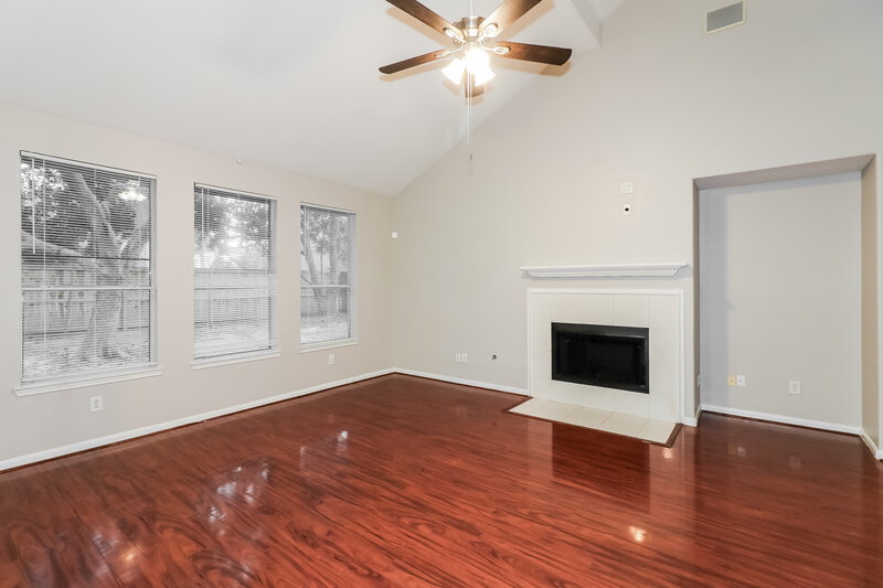 2,475/Mo, 8919 Green Ray Dr Houston, TX 77095 Living Room View