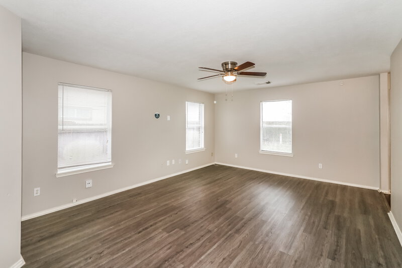 1,990/Mo, 19315 Montclair Meadow Lan Katy, TX 77449 Living Room View