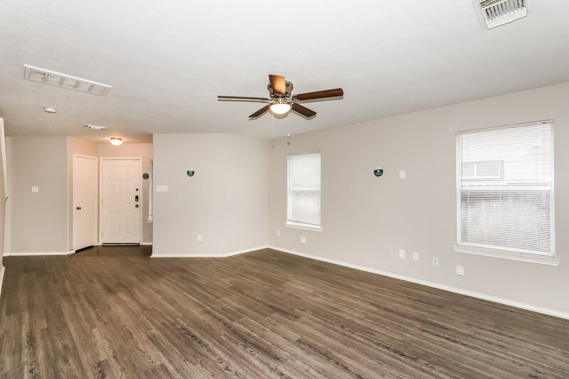 1,990/Mo, 19315 Montclair Meadow Lan Katy, TX 77449 Living Room View 2