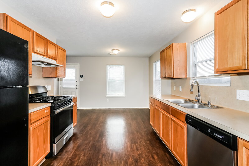 1,990/Mo, 19315 Montclair Meadow Lan Katy, TX 77449 Kitchen View
