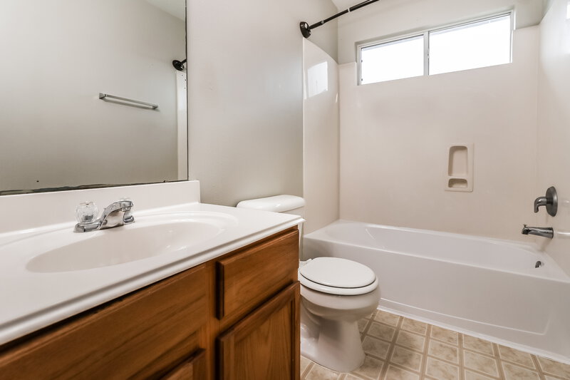 1,990/Mo, 19315 Montclair Meadow Lan Katy, TX 77449 Bathroom View