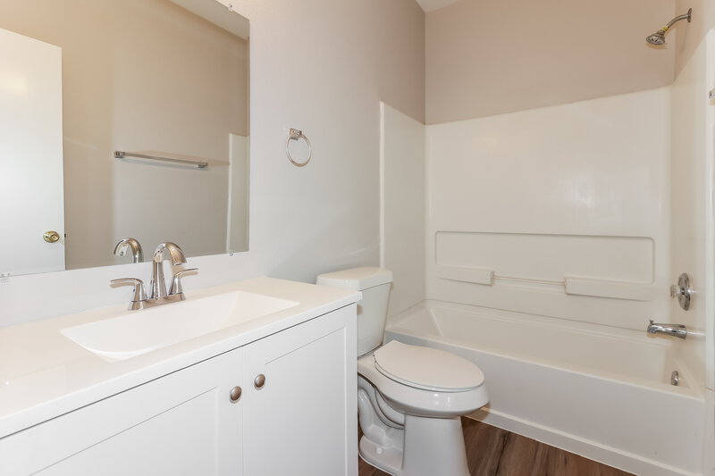 1,820/Mo, 6415 Provident Green Dr Katy, TX 77449 Bathroom View