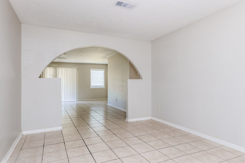 1,660/Mo, 807 Sulphur St Houston, TX 77034 Dining Room View 2