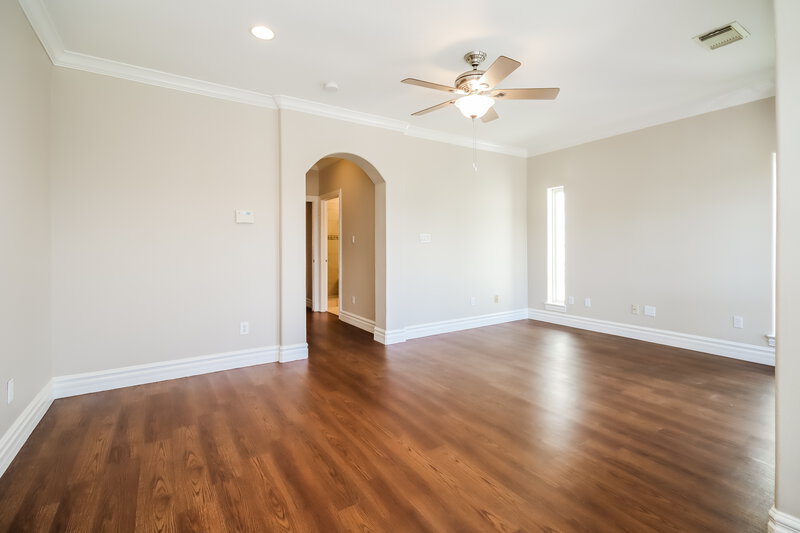3,020/Mo, 618 8th St Kemah, TX 77565 Living Room View 4