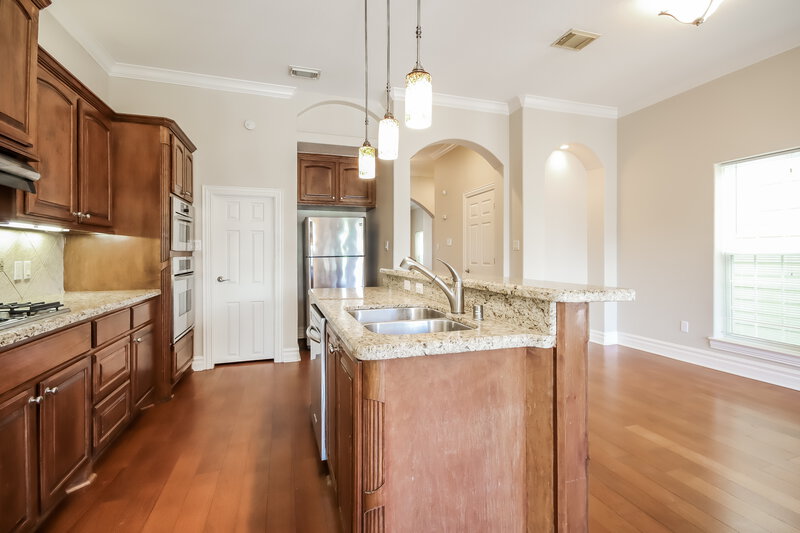 3,020/Mo, 618 8th St Kemah, TX 77565 Kitchen View 2