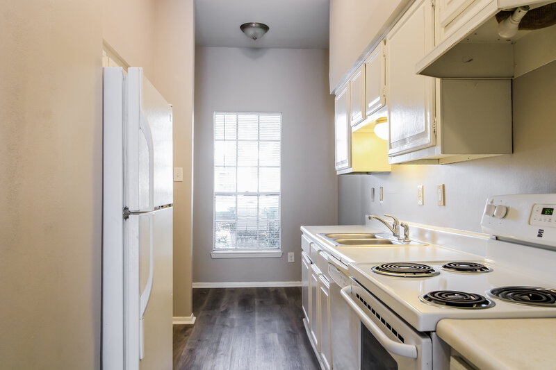 1,680/Mo, 7922 Grow Ln Houston, TX 77040 Kitchen View