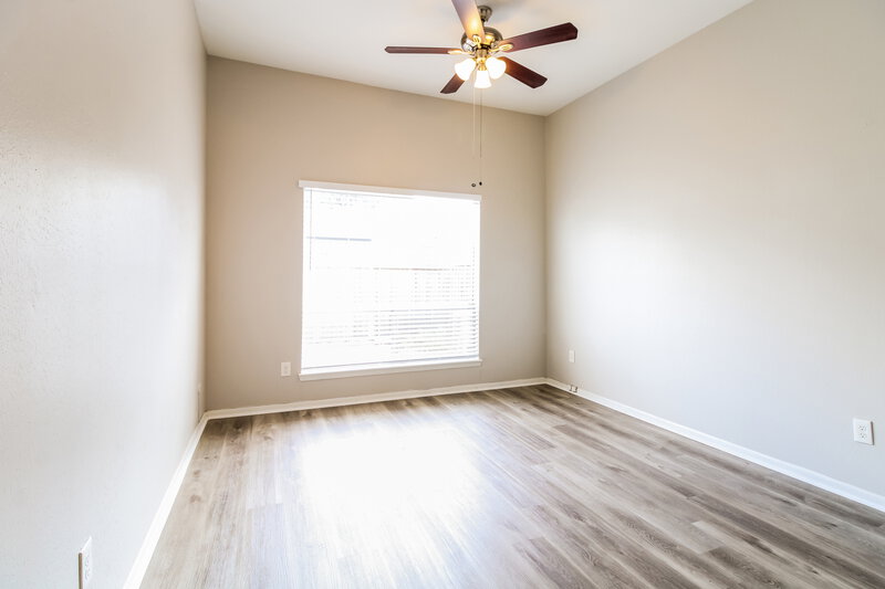 1,680/Mo, 7922 Grow Ln Houston, TX 77040 Main Bedroom View