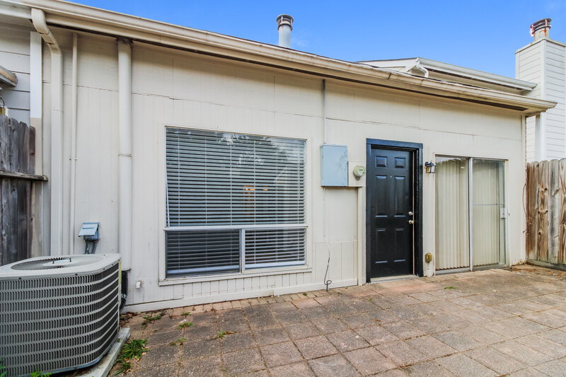 1,680/Mo, 7922 Grow Ln Houston, TX 77040 Rear View