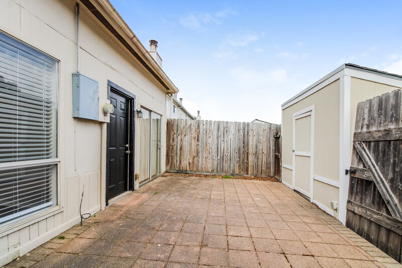 1,680/Mo, 7922 Grow Ln Houston, TX 77040 Rear View 2