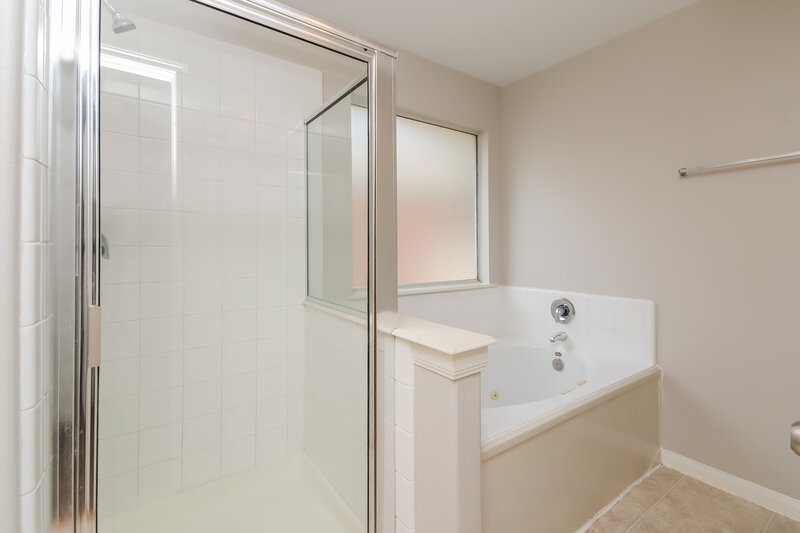 2,195/Mo, 6022 Fergis Dr Katy, TX 77449 Main Bathroom View 2