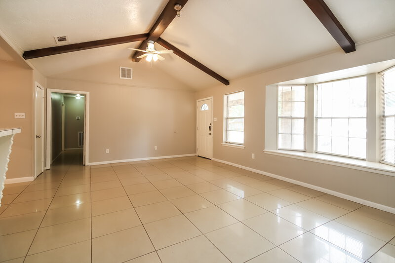 1,555/Mo, 111 Belvedere Conroe, TX 77301 Living Room View 2