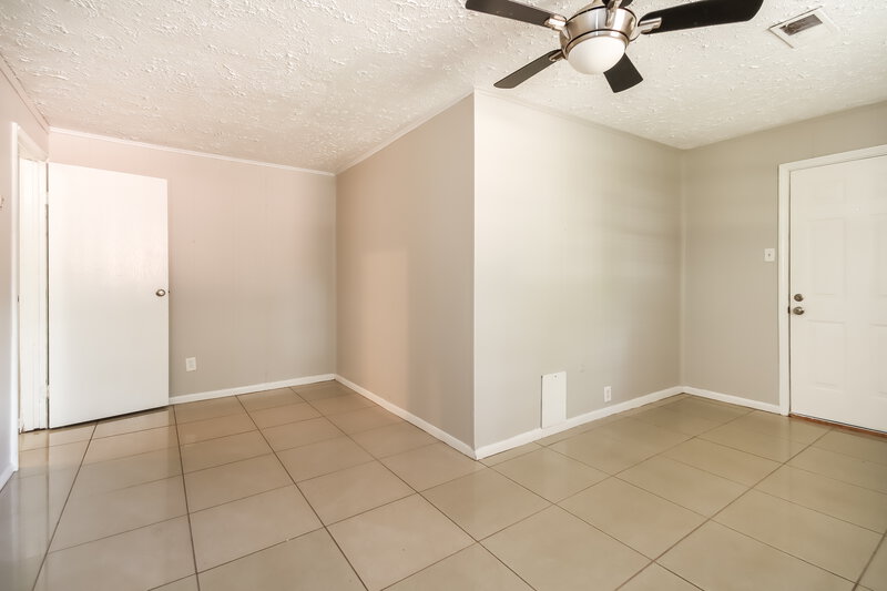 1,555/Mo, 111 Belvedere Conroe, TX 77301 Living Room View 3