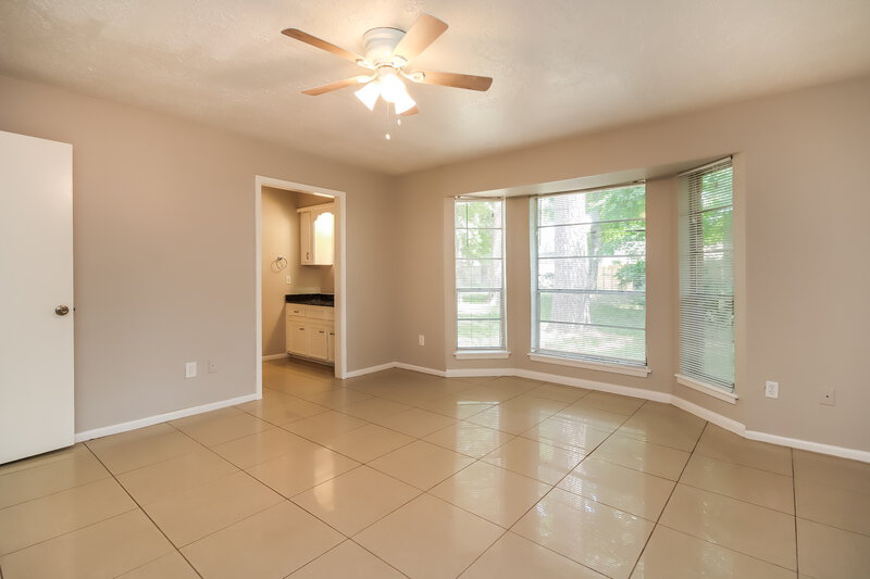 1,555/Mo, 111 Belvedere Conroe, TX 77301 Main Bedroom View