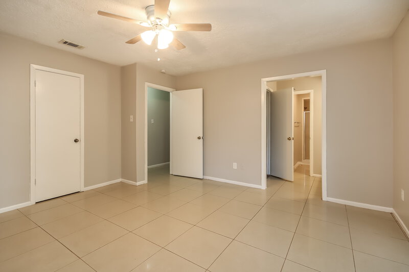 1,555/Mo, 111 Belvedere Conroe, TX 77301 Main Bedroom View 2