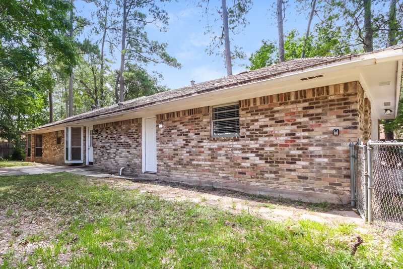 1,555/Mo, 111 Belvedere Conroe, TX 77301 Rear View