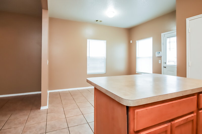 1,685/Mo, 18810 Sandelford Dr Katy, TX 77449 Dining Room View 2