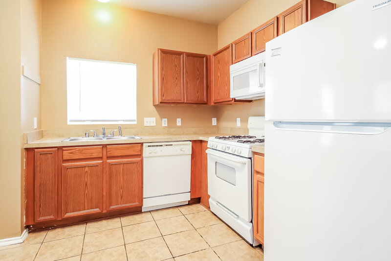 1,685/Mo, 18810 Sandelford Dr Katy, TX 77449 Kitchen View 2