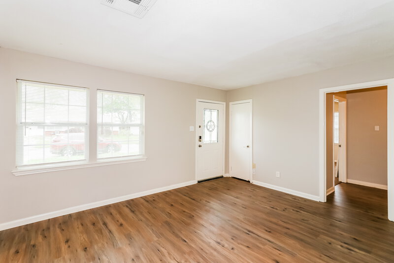 1,690/Mo, 1202 Trimm Ave Pasadena, TX 77502 Living Room View