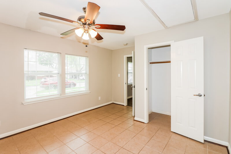 1,690/Mo, 1202 Trimm Ave Pasadena, TX 77502 Main Bedroom View