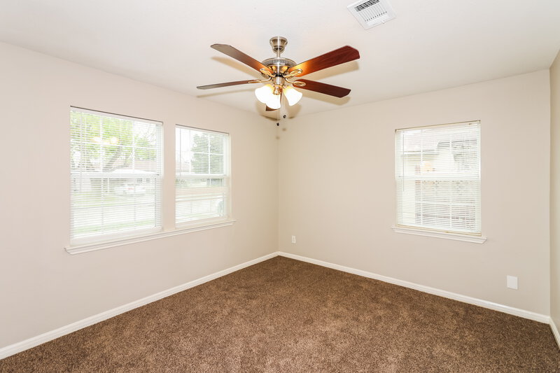 1,690/Mo, 1202 Trimm Ave Pasadena, TX 77502 Bedroom View