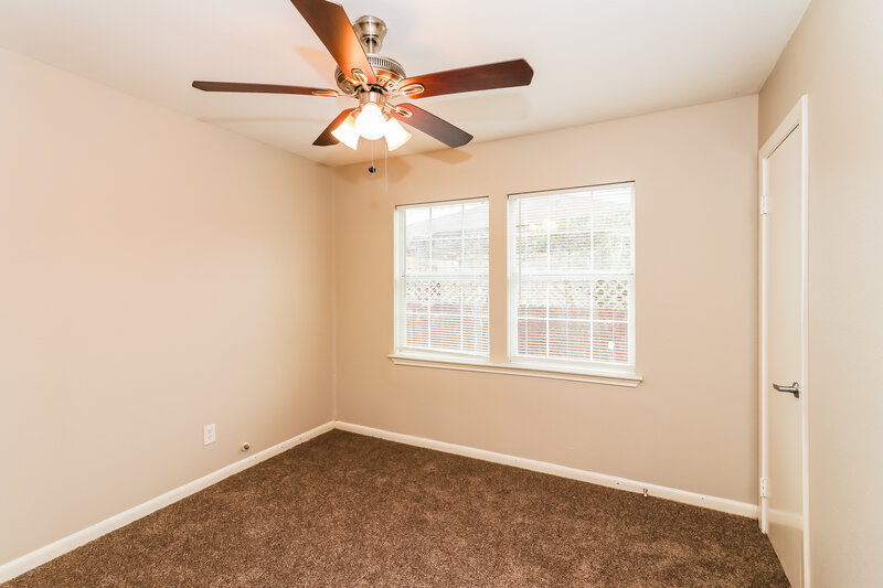 1,690/Mo, 1202 Trimm Ave Pasadena, TX 77502 Bedroom View 2
