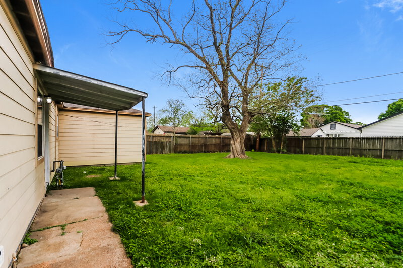 1,690/Mo, 1202 Trimm Ave Pasadena, TX 77502 Rear View