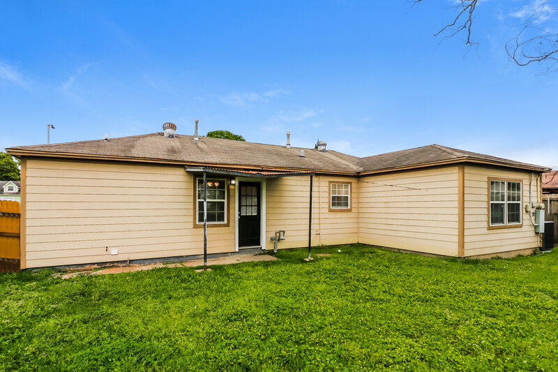 1,690/Mo, 1202 Trimm Ave Pasadena, TX 77502 Rear View 2