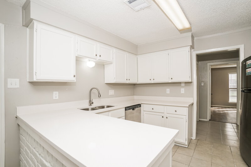 2,280/Mo, 5403 Sweetwind Ln Spring, TX 77373 Kitchen View