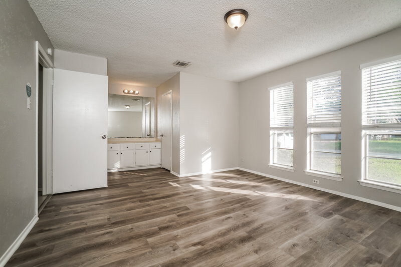 2,280/Mo, 5403 Sweetwind Ln Spring, TX 77373 Main Bedroom View 2